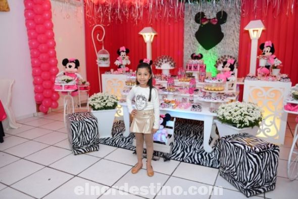 La pequeña Ingrid Soledad festejó sus siete años con una divertida y colorida fiesta que ofrecieron sus padres. El encuentro tuvo lugar en el Salón de Eventos Cumple Fest de Pedro Juan Caballero, el día domingo 13 de Abril de 2014. (Foto: Fotomanía Digital). 