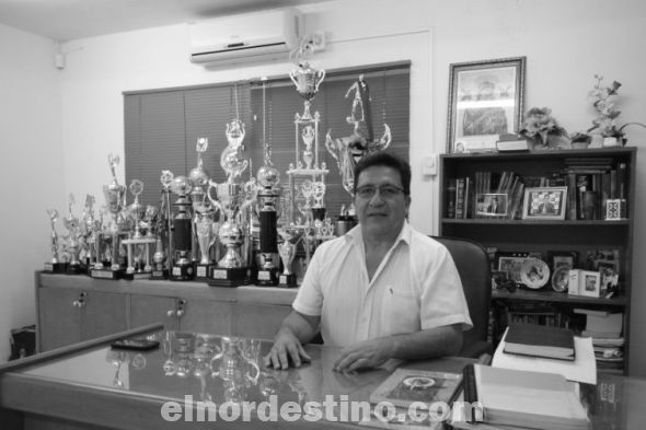 El licenciado Fernando Villasboa Romañach es el Director Académico de la Universidad Columbia del Paraguay filial Pedro Juan Caballero. (Foto: Diego Lozano).