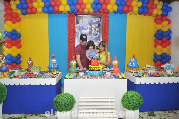 El pequeño Leonardo festejó sus dos añitos con una divertida y colorida fiesta que ofrecieron sus padres. El encuentro tuvo lugar en el Salón Celebrare de Pedro Juan Caballero, el día lunes 21 de Octubre de 2013. (Foto: Fotomanía Digital). 