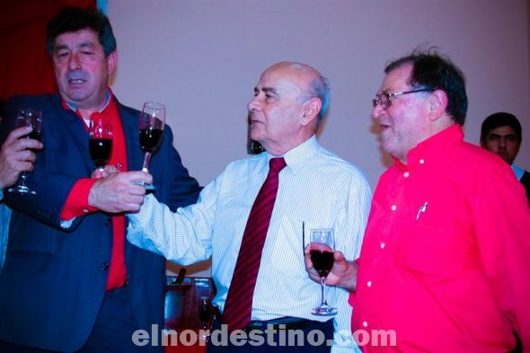 Los precandidatos a Gobernador de Amambay Orlando Guardatti, Melanio González Ruíz y Severo Villalba compartieron el “Vino de Honor” con el presidente de la Seccional Nro. 217 Julio Vega. (Foto: Diego Lozano).