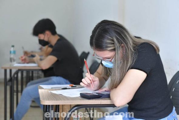 Programa Nacional de Becas de Posgrados en el Exterior “Don Carlos Antonio López” (Becal), dependiente del Ministerio de Hacienda, están disponibles en este mes de mayo. (Foto: Agencia de Información Paraguaya).
