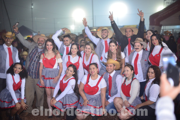 Se realizará el tradicional concurso de baile cuadrilla con premios para los mejores grupos, que se organizarán entre las clases de académicos, y representan una sana disputa entre los estudiantes universitarios.  (Foto: Asesoría de Prensa de Universidad Central del Paraguay).