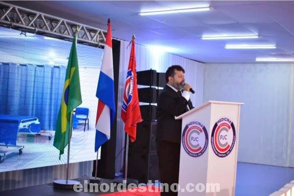 De acuerdo con el señor Aparecido Karlos Bernardo, la Universidad Central del Paraguay viene cumpliendo su rol social, aliado a la calidad de la educación superior que ofrece a los estudiantes que acompañan la atención. (Foto: Gentileza).
