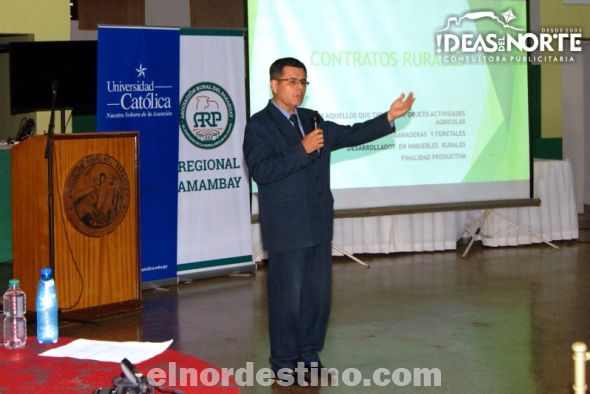 Dando continuidad a las jornadas catedráticas en la 25ta. Expo Amambay, se realizó la Jornada de Capacitación dictada por la Universidad Católica sobre cuestiones relativas al Derecho Rural. (Foto: Diego Lozano para Ideas del Norte Consultora Publicitaria).