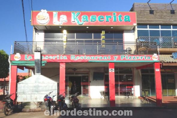 En Pedro Juan Caballero, La Kaserita Restaurant y Pizzería está ubicado sobre la calle Cerro León entre Mariscal Estigarribia y Julia Cueto de Estigarribia. Cuenta con cuatro ambientes diferenciados. (Foto. Diego Lozano).