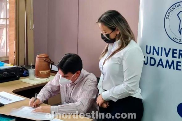 La donación de Universidad Sudamericana consistió en cinco ordenadores personales de escritorio con monitores veinte pulgadas  y unidades de suministro de energía (UPS). (Foto: Facebook de Universidad Sudamericana).