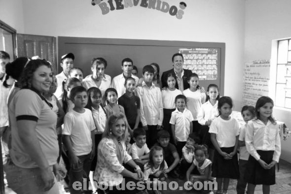 Después de cuarenta y cinco años el gobernador de Amambay refacciona la Escuela Básica Nº 557 de Pedro Juan Caballero