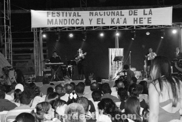Se realizó el Festival Nacional de la Mandioca y el Ka’a he’ê en el polideportivo municipal de Horqueta