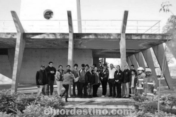 Alumnos y docentes de la UNA de Concepción iniciaron un proyecto para la recuperación parcial del Monumento al Indio