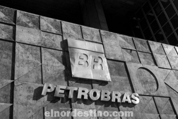 La empresa petrolera estatal brasileña Petrobras perdió más de siete mil millones de dólares durante el 2014