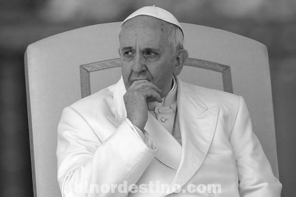 “El Papa es un hombre que ríe, llora, duerme tranquilo y tiene amigos como todos”, manifestó Francisco en una entrevista