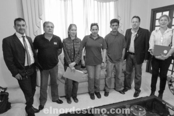 Gobernador de Amambay y representantes de la Ande y el Indert acuerdan instalar red eléctrica  en nuevos asentamientos