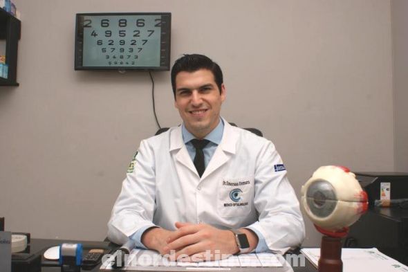 Doctor Emerson Uemura Cabañas, especialista en prevención de desórdenes oftalmológicos