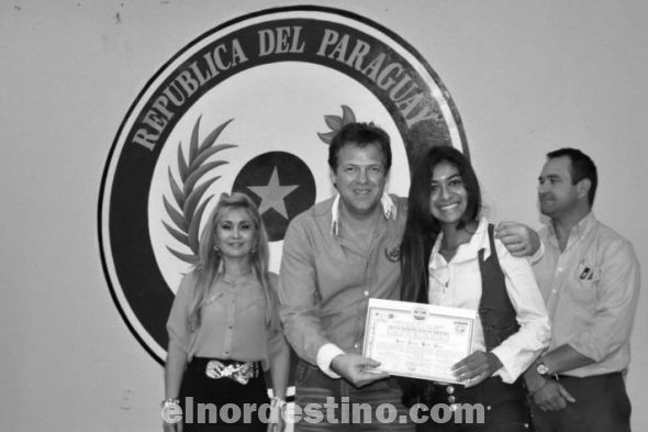 Gobernador de Amambay Pedro González Ramírez entregó certificados a alumnos del proyecto Arandurá 