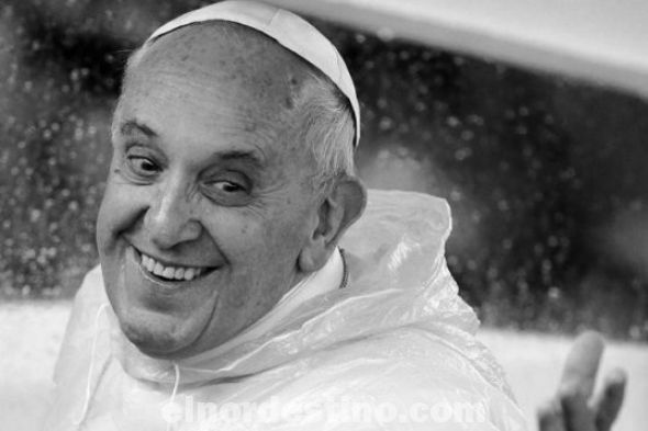 El Papa Francisco anticipa a una paraguaya en Roma su visita al Jardín de América: 