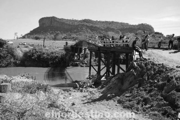Se inauguró el puente de madera con base de hormigón armado sobre el río Aquidabán en la comunidad Piky Kua