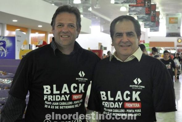 Shopping  China recibió  la visita del gobernador de Amambay Pedro González en el primer día del Black Friday Frontera 