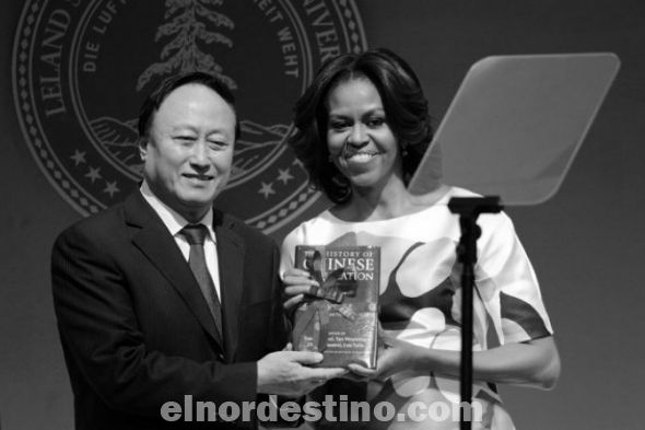Michelle Obama defendió la importancia de los derechos de expresión y religión ante un grupo de alumnos en China