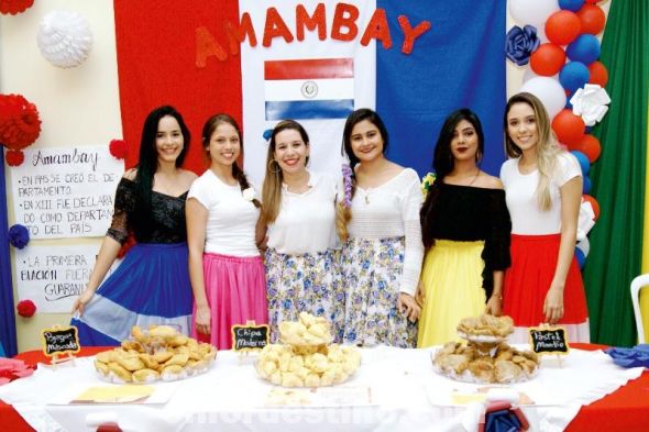Noche Cultural Paraguay/Brasil con representaciones artísticas, comidas regionales y gran participación estudiantil