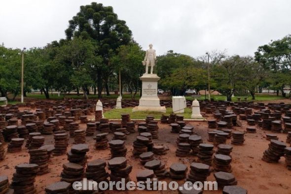 El día de su centenario, plaza que lleva el nombre del prócer Pedro Juan Caballero está en plena reconstrucción