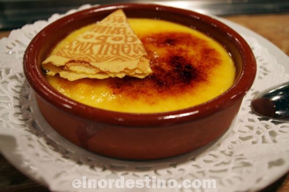 La crema catalana o crema quemada es un postre delicioso para cocinar, anímate a hacerla en tu casa